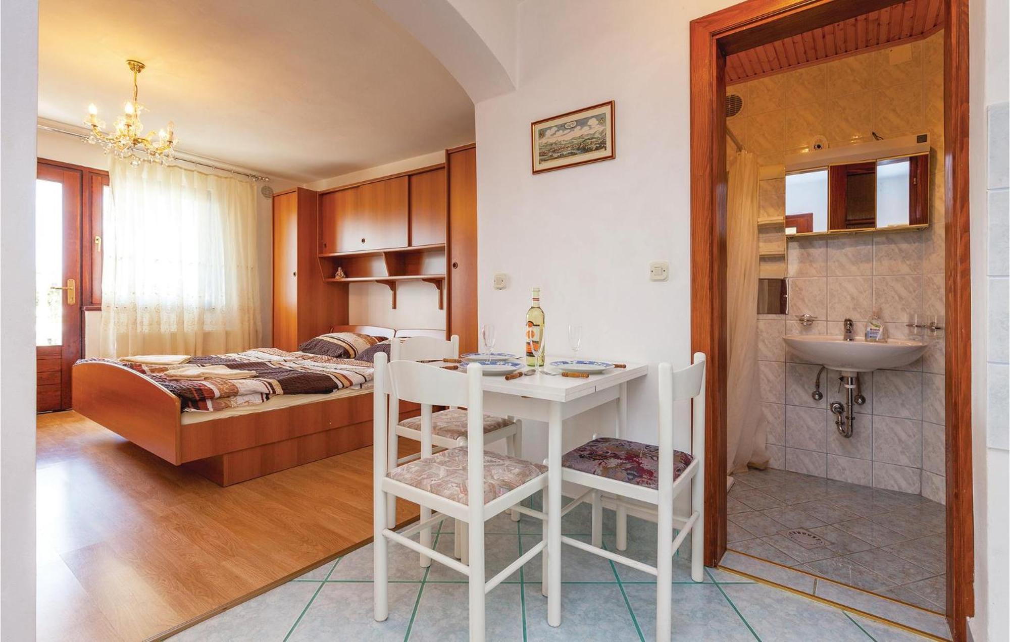 Stunning Apartment In Crikvenica With Wifi Exteriör bild